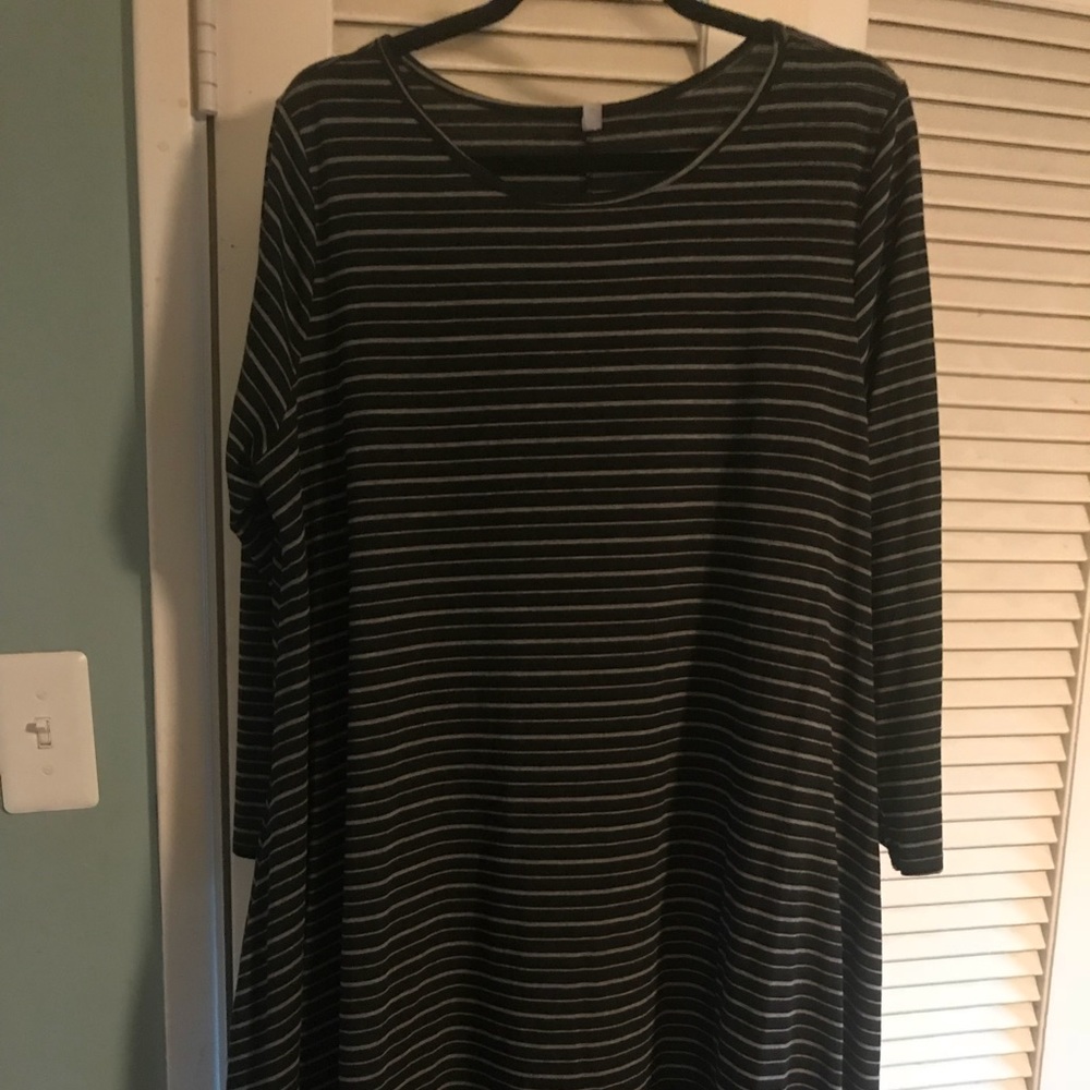 Comfortable cotton swing dress with pockets!